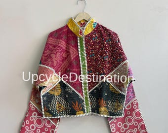 Kleurrijk cropped jack met patchwork | Gewatteerde kantha-jas | Boho-damesjas
