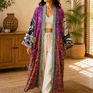 Återvunnen bohemisk kimonojacka i patchwork, Kasturi sidenkofta, festivalklänning
