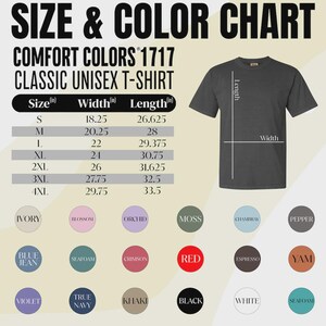Pu&ograve; includere: Una tabella delle taglie e dei colori per una t-shirt unisex Comfort Colors 1717 Classic. La tabella include le misure delle taglie in pollici, dalla S alla 4XL. Le opzioni di colore includono Avorio, Blossom, Orchid, Moss, Chambray, Pepper, Blue Jean, Seafoam, Crimson, Rosso, Espresso, Yam, Violetto, Blu Navy, Kaki, Nero, Bianco e Seafoam.