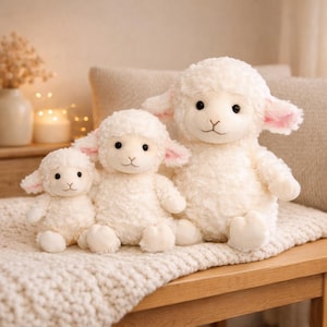 Kawaii Fårplyschleksak – Mjukt Lammgosedjur – Fluffig Mysig Dekorationspresent – 16 cm 22 cm 30 cm