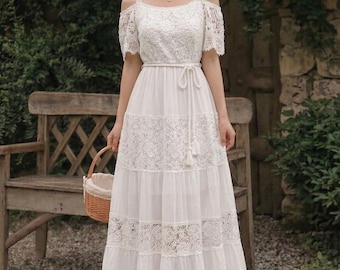 Vestido largo blanco de encaje con hombros descubiertos, estilo cottagecore, con volantes y estampado floral, ideal para invitadas a bodas de verano, romántico y perfecto para fiestas en el jardín, estilo bohemio - RB15