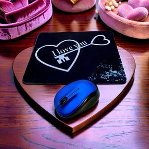 Minimal Love Key Mouse Pad – Heart Outline Desk Mat (7.9 x 9.4 inches)