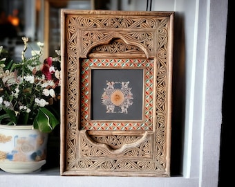 Marco de fotos de madera tallado a mano de 21 x 30 pulgadas / Marco de pared de madera de pino / Decoración rústica bohemia / Marco con tallado floral hecho a mano