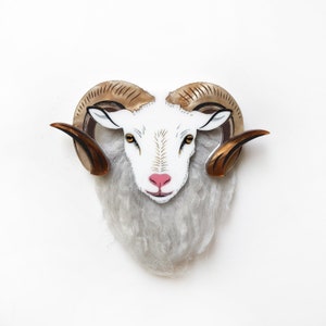 Aries Laser cut white acrylic and grey faux fur Norwegian ram sheep brooch star sign zodiac image 1