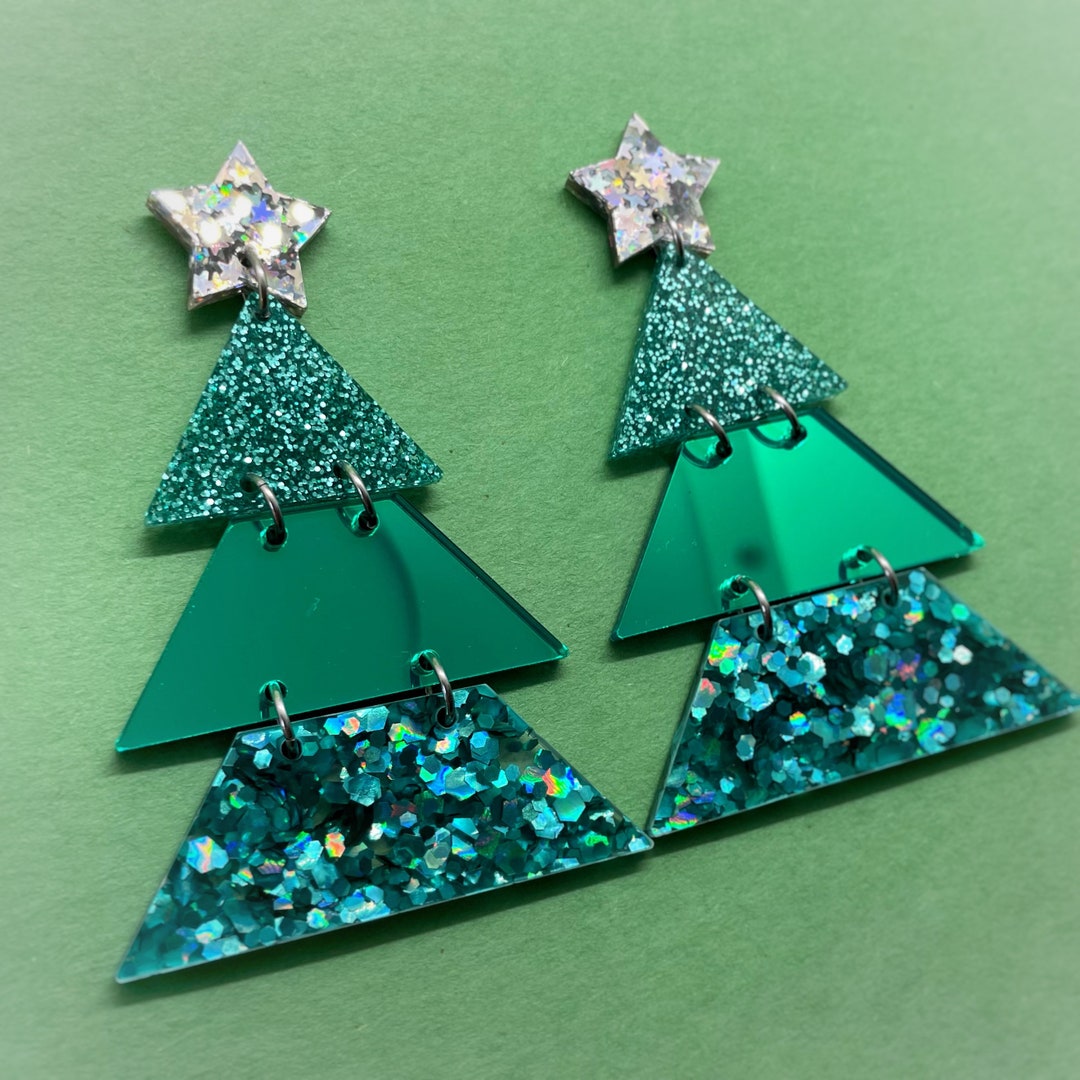 Grüne WeihnachtsbaumOhrringe in Tropfenform mit Etsy.de