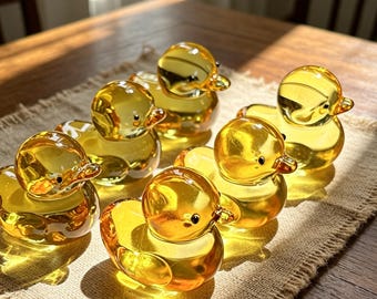 Handgefertigte Glas Entenfigur, Mini Gelbe Entenskulptur, mundgeblasenes Glastier, winzige Schreibtischdekoration, einzigartiges Geschenk