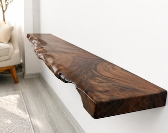 Estante flotante de nogal macizo con borde natural, decoración rústica de pared de madera natural.