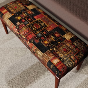 Banco otomano patchwork, banco bohemio vintage, banco tapizado geométrico rojo y negro, mueble auxiliar para recibidor o dormitorio.