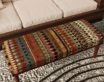 Ławka pufowa kilim, siedzisko z plemiennego dywanu, meble do przedpokoju w stylu boho, rustykalny tapicerowany koniec łóżka