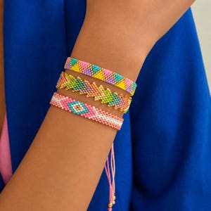 Regenboog vriendschapsarmbandset, Miyuki-kralenarmbanden voor vrouwen, boho-rocaillesstapel, verstelbaar zomersieradencadeau