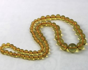 Vintage Applejuice Bakelite Graduated Beaded Necklace