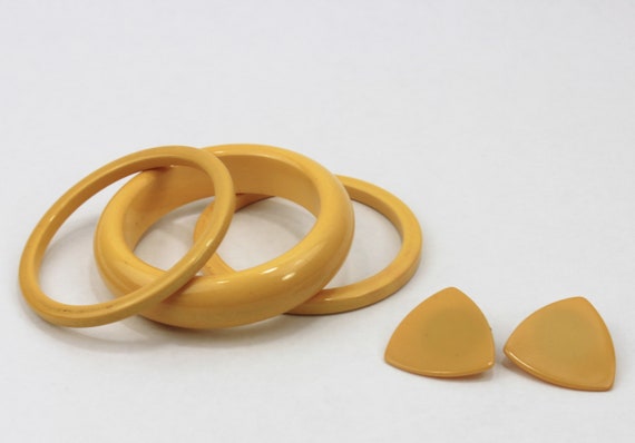 Bakelite Bangle Stack and Guitar Pick Earring Set… - image 2