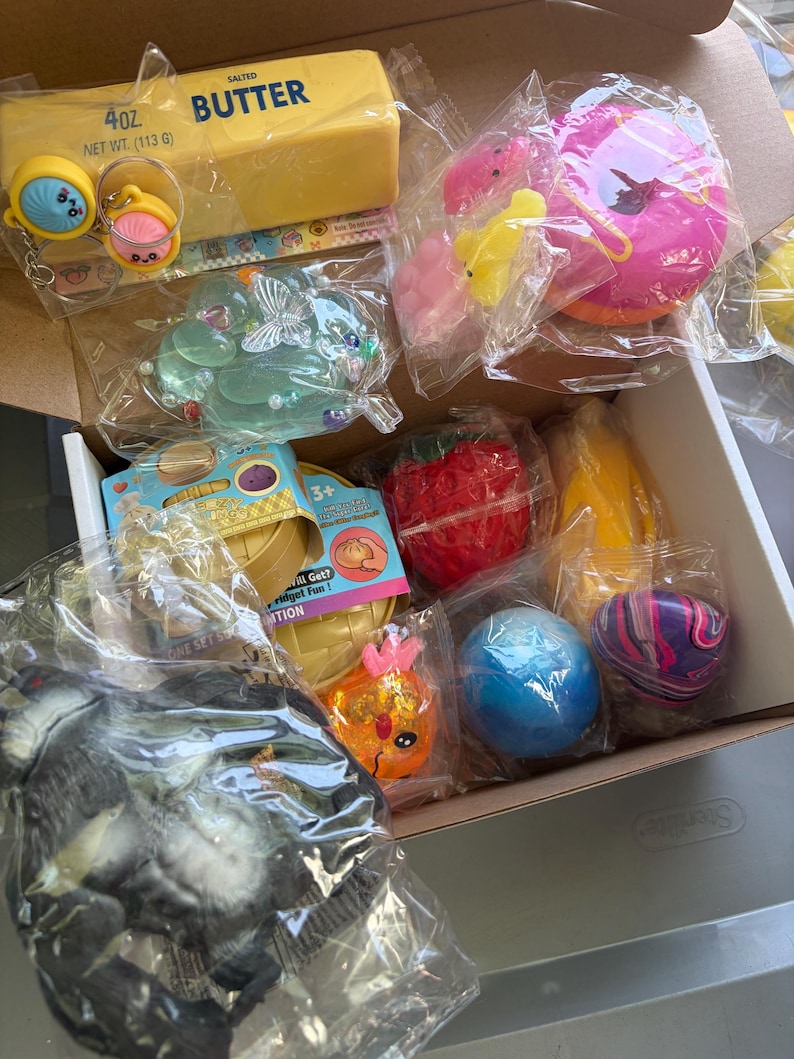 Curated Squishy & Fidget Lucky Scoop Mystery Box Bild 2