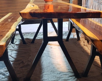 Mesa de comedor rústica con bancos y borde natural - Juego de mesa de madera maciza rústica