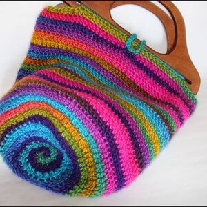 Bohemian Handbag crochet pattern bag with wooden handles and flower button Plus Bonus Purse Pattern image 3