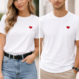 Camiseta minimalista con corazón, camiseta con corazón pequeño, camiseta estética sencilla, camiseta minimalista bonita, camiseta básica unisex, regalo para ella o para él.