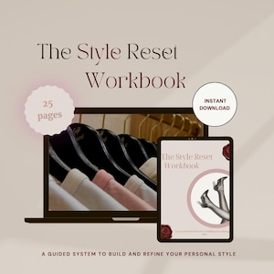 Op de afbeelding: Een digitale werkmap getiteld "The Style Reset Workbook" weergegeven op een laptop en tablet. Het laptopscherm toont kleding op hangers. De tablet toont een omslag met hoge hakken. De tekst "25 pagina's" en "Direct downloaden".