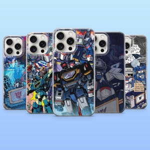 Op de afbeelding: Vijf telefoonhoesjes met kleurrijke illustraties van Transformers-personages. De hoesjes hebben verschillende ontwerpen met robots in blauw, zwart en rood. Elke hoes heeft een transparante rand en een camera-uitsparing.