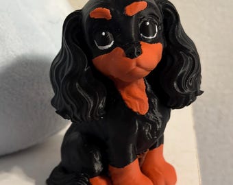 King Charles Cavalier w kolorze czarno-brązowym i rubinowym, drukowany w 3D