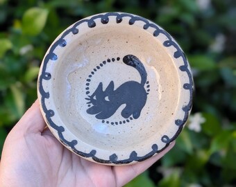 手描きの黒猫ストーンウェア陶器ボウル：手作りの天然粘土製皿