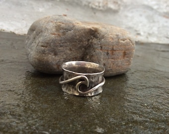 Sterling silver "ocean wave" spinner ring