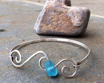 Sea glass jewelry,  Ocean Wave bangle with sea glass accent