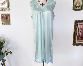Vintage 60s/70s Vanity Fair Ethereal Pastel Blue Lace Nightgown Sleepwear Slip Made in USA Medium