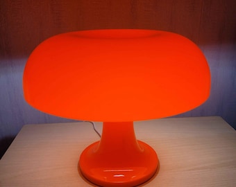 Lámpara de estilo vintage con forma de hongo naranja