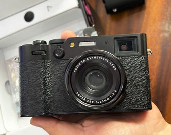 Cámara digital Fujifilm X100VI – Negra, compacta sin espejo, 40 MP