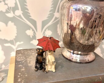 Antike George Heyde Leine Schwarz Weiße Hunde Unter Regenschirm | Deutschland 3 Zoll