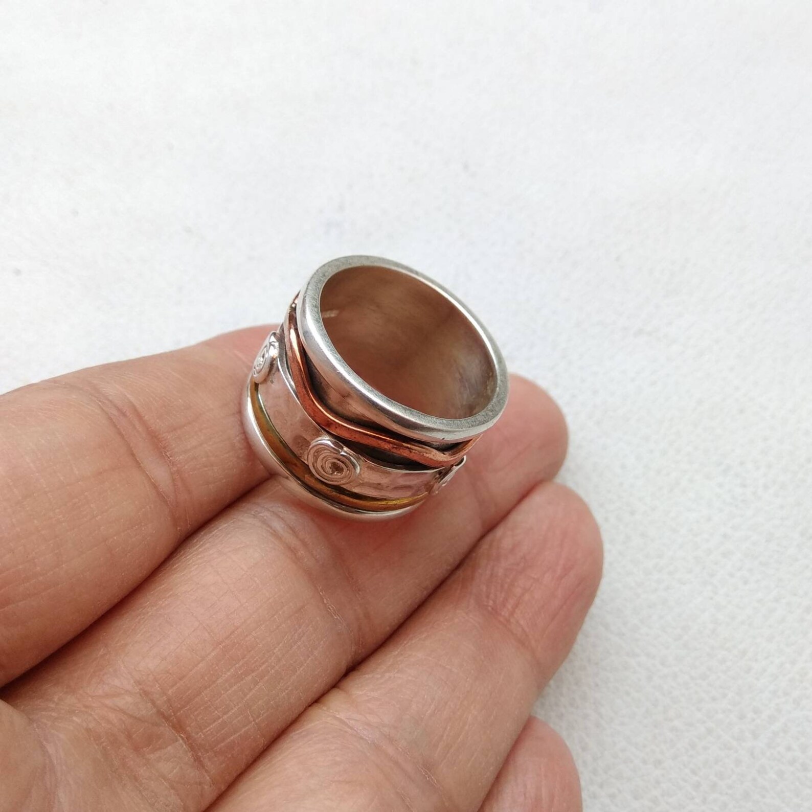 925 Sterling Silver Hammered Thumb Ring Free Moving Brass Etsy