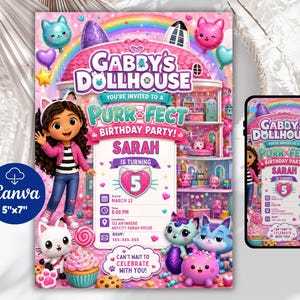 Puede incluir: Una invitación de cumpleaños de Gabby's Dollhouse de 5x7 pulgadas con un personaje de dibujos animados, una casa de muñecas y gráficos de gatos. El texto incluye 'Gabby's Dollhouse', 'You're invited to a purr-fect birthday party', 'Sarah is turning 5' y los detalles del evento.