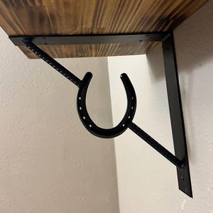 Customizable Horseshoe Bracket