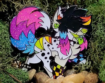 Sparkledog speld: 4,4 cm regenboogkleurig metaal, zacht emaille, glitter, epoxy afwerking