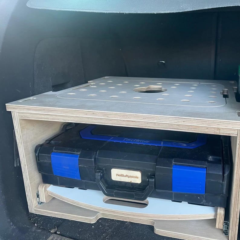 Kompakter Rollcontainer mit Schubladen und Vollauszug, stapelbar für Werkzeugboxen im Van, SUV und Transporter