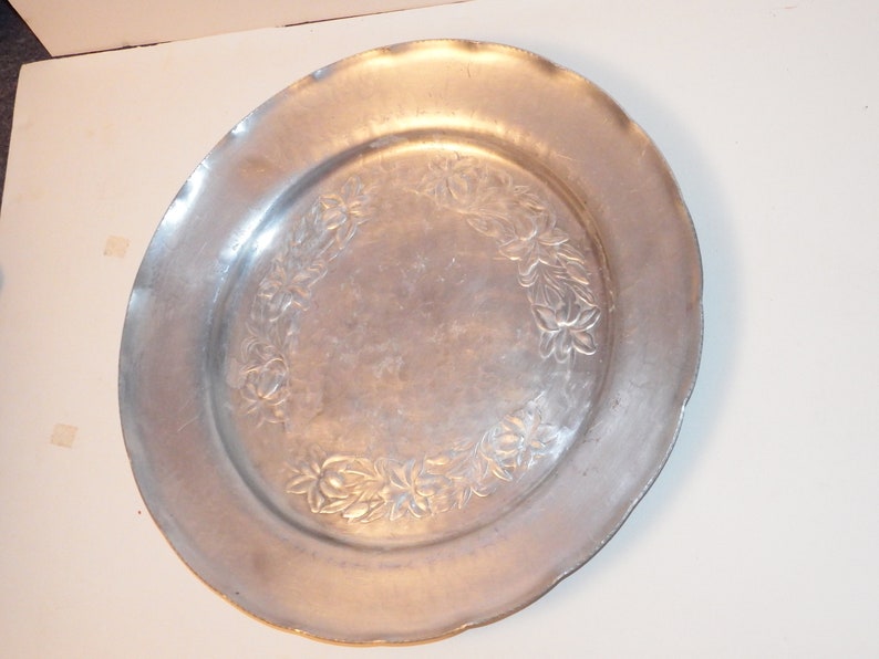 17\u201d In DiameterHand Large Vintage Hand Wrought Aluminum Round Tray Flowers Pattern