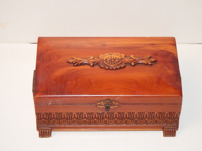 Lane Jewelry box