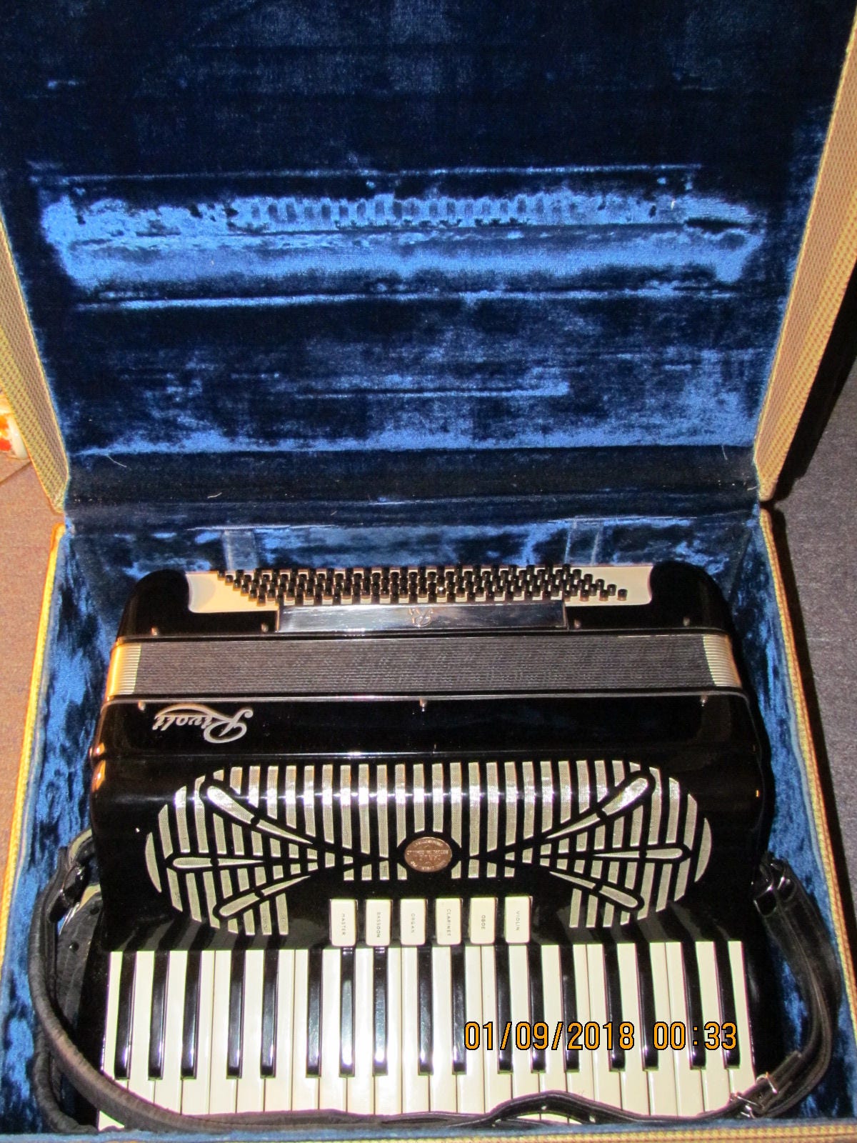 Rivoli accordion sale