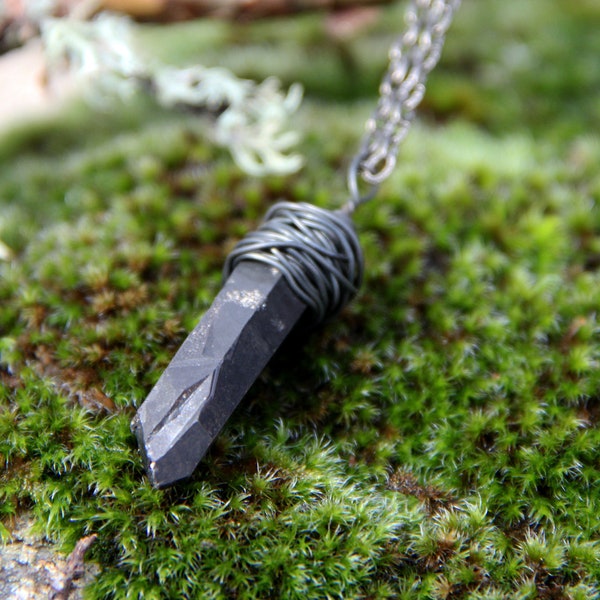 Black crystal necklace, witch, occult, magic, hippie, boho, spiritual, fairy