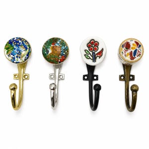 10 cm metalen wandhaak met keramische knop, decoratieve kapstokhaak, handdoekhaak, badjashaak, halhaak, keramische wandhaak met bloemenmotief
