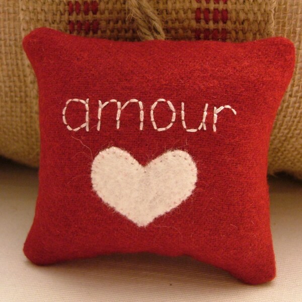 Red Valentine's Day Decoration "amour" with White Heart and Twine