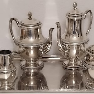 Servizio da caffè e tè antico placcato in argento.