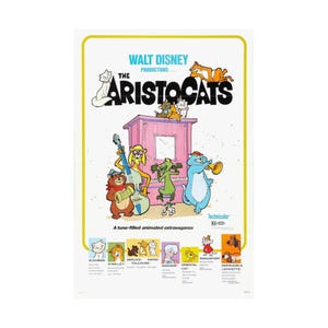 Könnte beinhalten: Ein Vintage-Poster für Disneys Zeichentrickfilm "Aristocats". Das Poster zeigt den Filmtitel, ein musikalisches Ensemble von Katzen und den Slogan "Ein musikalisches, animiertes Spektakel". Das Poster hat einen gelben Rand.