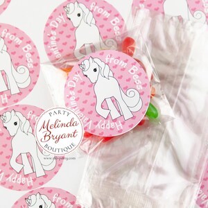 Fogli adesivi personalizzati per bambini a tema unicorno di San Valentino, le opzioni del kit includono borse/kit di bomboniere di facile assemblaggio per il primo compleanno