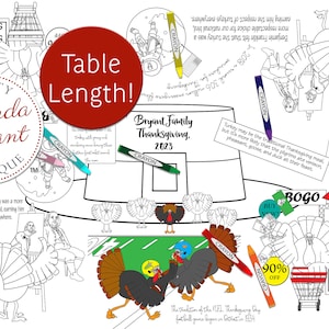 Può includere: Un'illustrazione in bianco e nero di una tavola imbandita per il Ringraziamento con tacchini, un campo da calcio e un aereo. Il testo "Table Length!" è scritto in rosso su un cerchio. Il testo "Bryant Family Thanksgiving, 2073" è scritto su uno striscione. Il testo "90% OFF" è scritto su un'etichetta di vendita rossa e bianca. Il testo "BOGO SALE" è scritto su un'etichetta di vendita rossa e bianca. Il testo "SAVE! SAVE!" è scritto su un'etichetta di vendita rossa e bianca.