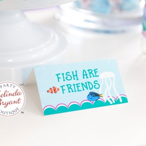 Benutzerdefinierte Mermaid Themed Tischzelte / Under the Sea Geburtstagsparty Tischkarten für Babypartydekor oder Sommer Pool Party Sommer Event