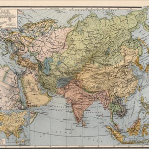 Könnte beinhalten: Eine historische politische Karte von Asien in gedeckten Pastelltönen wie Grün, Gelb, Rosa und Beige zur Abgrenzung der Regionen. Die Karte enthält detaillierte topografische Linien, beschriftete Gewässer und eine kleine Übersichtskarte.