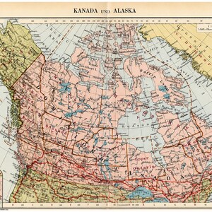 Puede incluir: Un mapa de estilo antiguo titulado KANADA UND ALASKA que presenta una masa terrestre de color rosa pálido para Canadá y un verde oliva apagado para Alaska. El mapa incluye texto negro detallado para ubicaciones geográficas y líneas rojas.