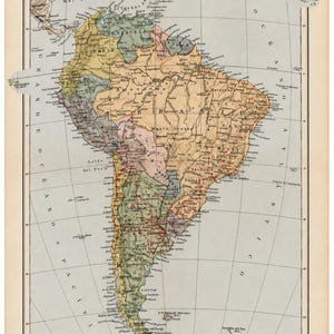 Peut inclure: Une carte ancienne de l'Amérique du Sud intitulée SÜDAMERIKA, présentant des couleurs pastel atténuées pour les pays, des étiquettes de texte noir pour les villes et régions, une grille de latitude et longitude, et une échelle de 1:30 000 000.