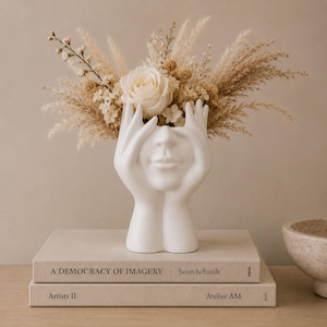 Faces vase